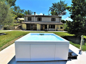 Exclusive Outdoor 2 bubble baths heated pool gym